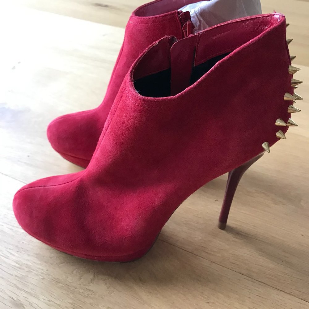 Heeled boots